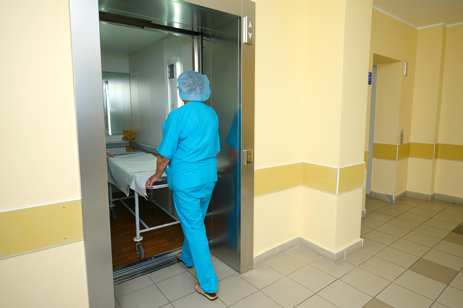 <strong>Hospital Elevator</strong><br> Manufacturers in Delhi NCR